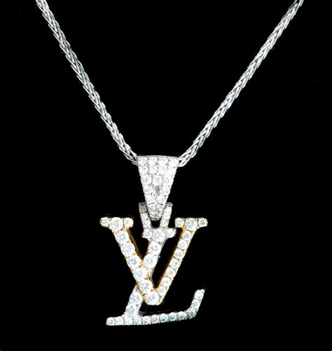 louis vuitton necklace pendant.